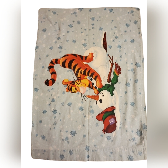 Vintage Winnie the pooh Christmas pillowcase - Picture 2 of 2